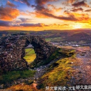 满目山河空念远，落花风雨更伤春