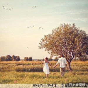 人生中，跌倒了，不必急着爬起来！