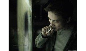 一个大男人，为何为100元而哭?