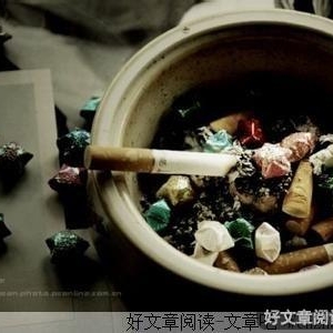 卧铺上的额情侣