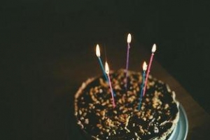 给妈妈过生日的简单短句,祝妈妈生日快乐语录？