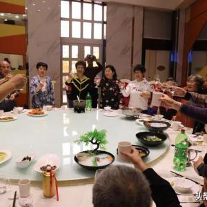 想要聚会中避免被忽视？了解聚会3大禁忌，让你的友情更加和谐