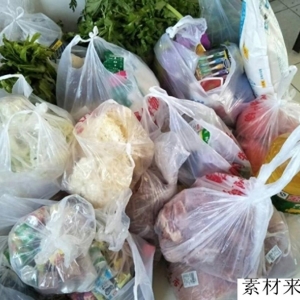照顾母亲一个月，却因为5000元和我反目成仇，才发现亲情的虚伪