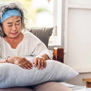 感人故事：母亲两年后的哭求，我离不开孙女