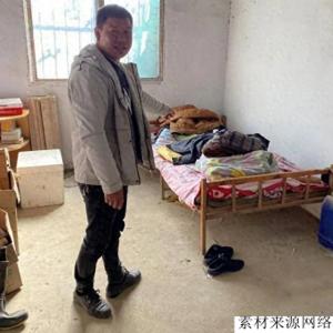 感人故事：男子收养聋哑流浪汉12年，他的棉袄惊喜藏宝