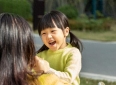 不屈的爱：母亲与智障女儿的励志故事