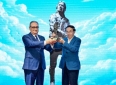 飞鹰永栖，友谊长存！