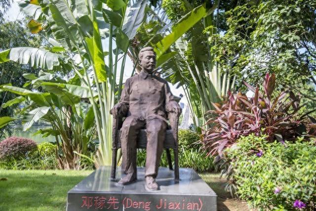 邓稼先等新中国首批科学家的感人故事