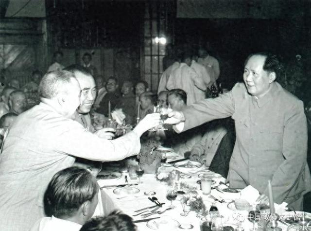 震撼！毛主席身上五件不可思议的大事，背后隐藏的感人故事！