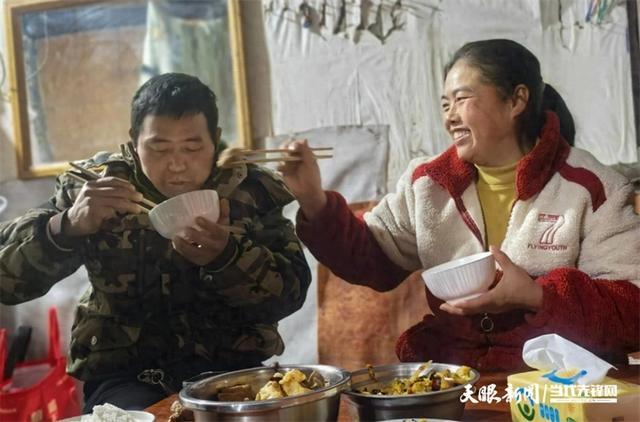 【天眼观察】“贵州子涵”曾信金的爱情故事：“爱”与“爱”的双向奔赴