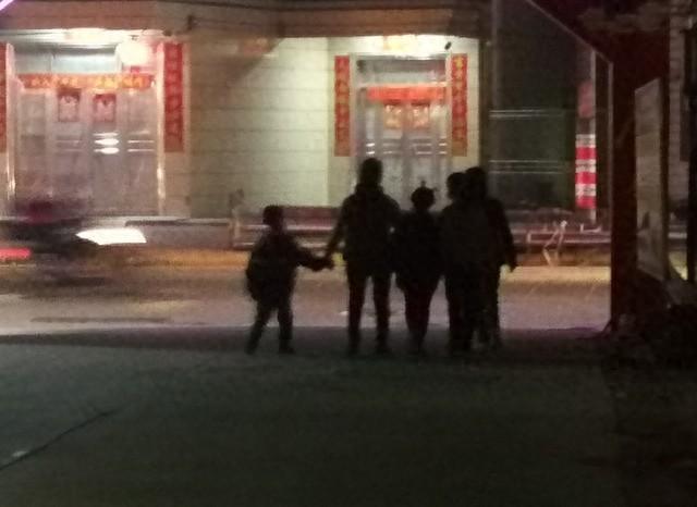 亲情：岁月长河里的不灭星光