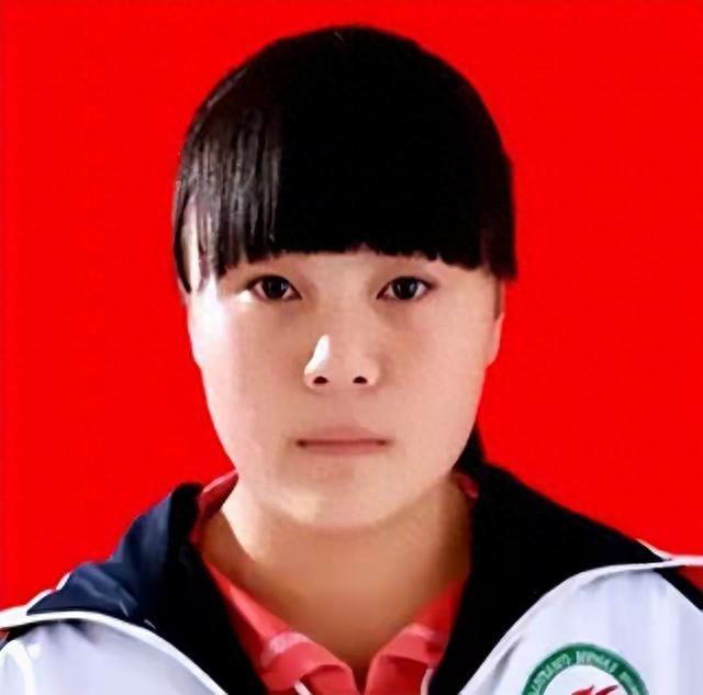 22年坚守无怨无悔，瘫痪母亲与女儿的感人生活故事