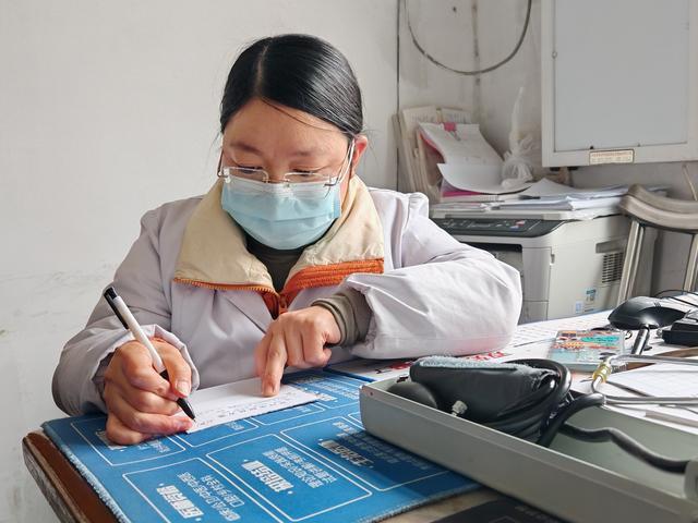 铿 锵 医 者——身残志坚庄小妹自强不息的励志故事