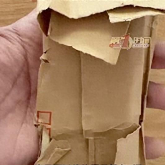 两个跨越8年的催泪故事：亡母藏钱与老母守柴，看哭无数网友