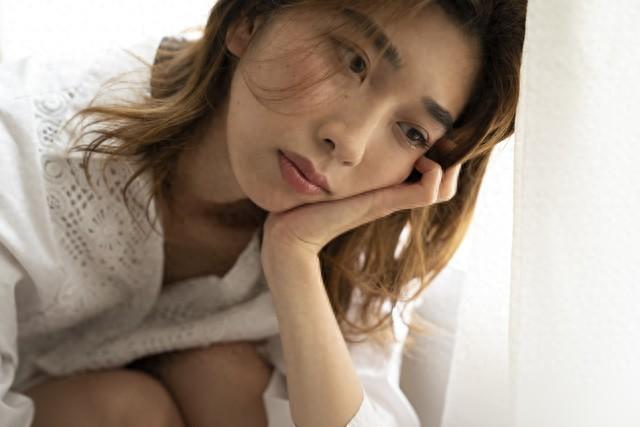 81岁外婆被四个舅舅推给我，同住33天，我才看清最伤人的亲情真相