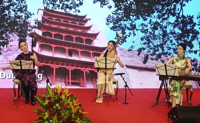 文化为桥 中巴友谊双向奔赴