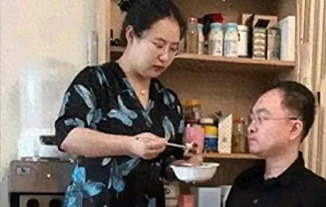 蔡磊与段睿：深夜一句话引爆全网，背后是责任与亲情的交锋