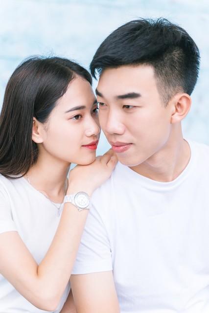 恋爱中情绪不稳定，别让感情“崩盘”！学会这 3 招，爱情才能长久