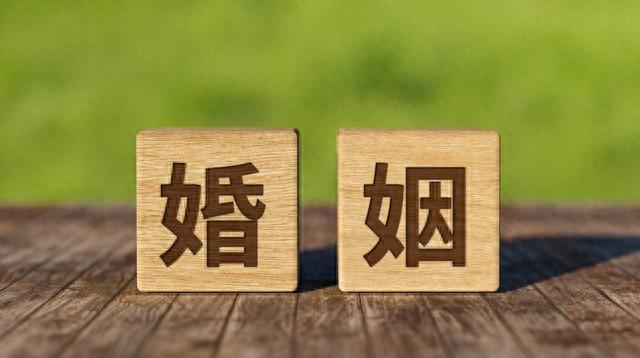 婚后遇到心动的人，最难的不是选择谁，而是你终于看见了自己