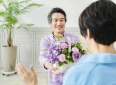 今日爆款文章：丢了底线去爱，再卑微的付出，终究留不住人心