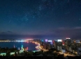 听歌曲/吕方《朋友别哭 》：友情的支持与安慰