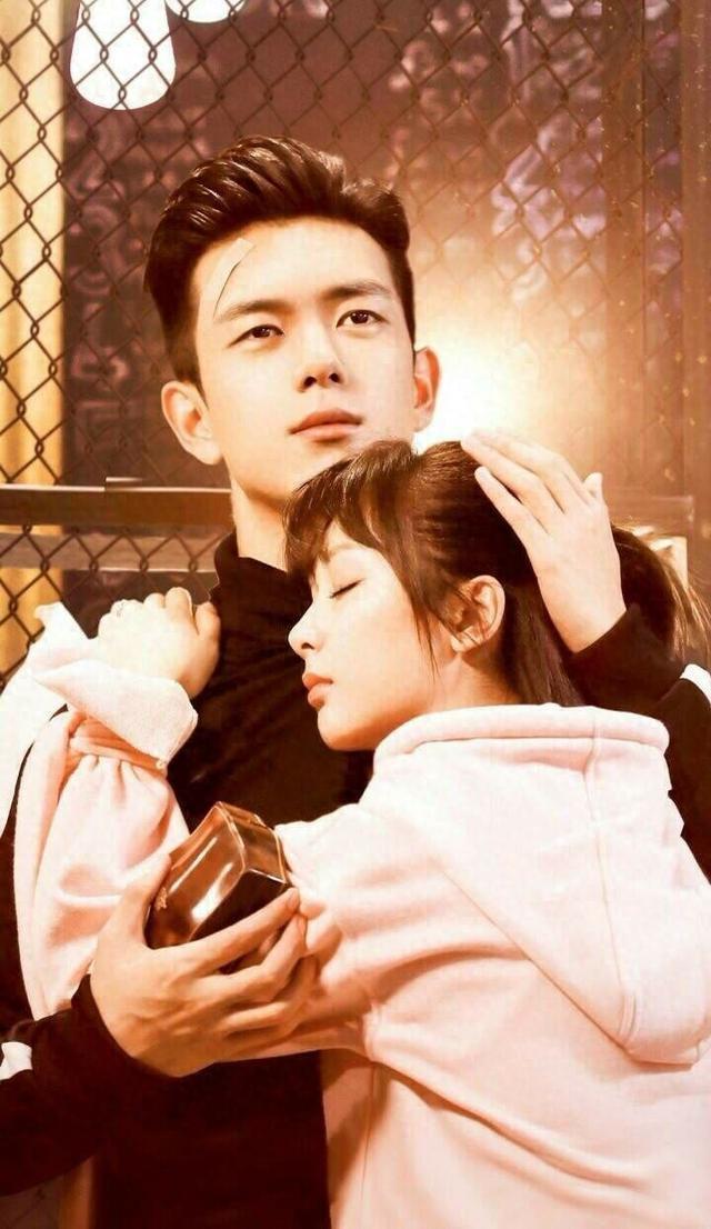 全网吵翻！杨紫拿视后，李现沉默不祝福？看懂细节才懂顶级友情