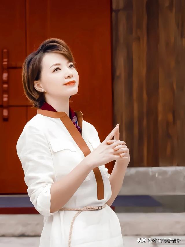 董卿戳破感情结局：一段关系走向结束，早有征兆，藏在细节里