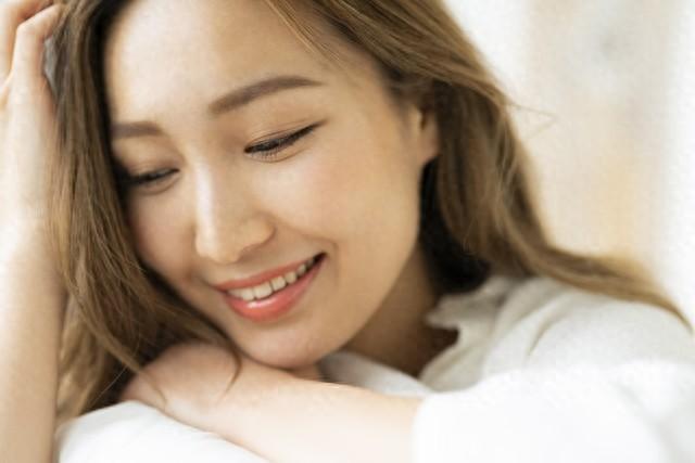两性情感：男女间双向奔赴的生理喜欢，才是情感的头彩