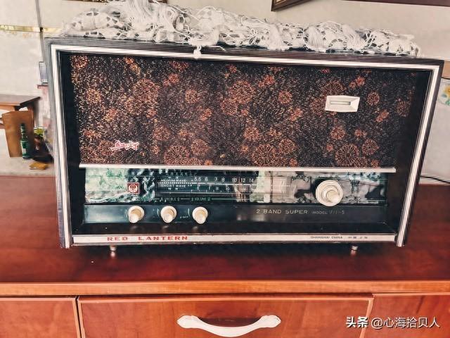 老收音机（催泪情感故事）