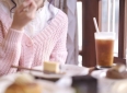 总让你掉眼泪的人趁早远离，离开错的人你只会更开心