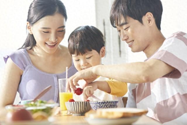 情感爆文：婚姻走到最后，拼的早就不是爱，而是这两个字
