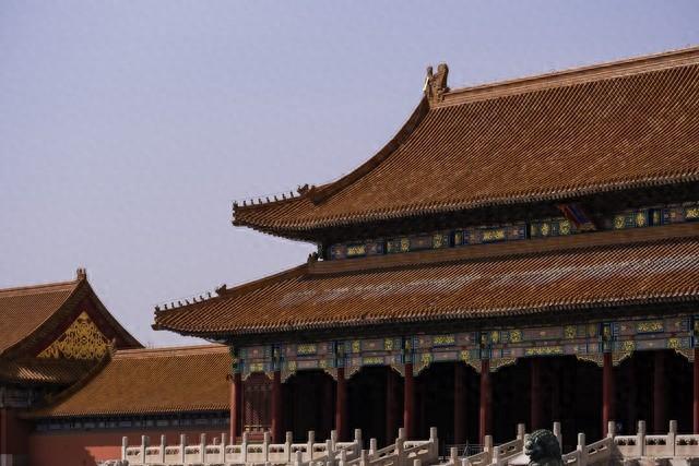 故宫夹墙日记：末代宫女与侍卫的爱情秘密