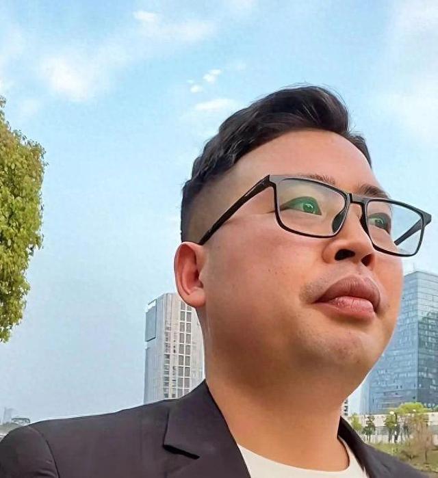 内心委屈爆发！土家老鹅小雨直言，深陷孤独太不值，止不住伤心难过