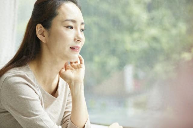两性情感：出过轨的人，晚年大多逃不开这5种下场