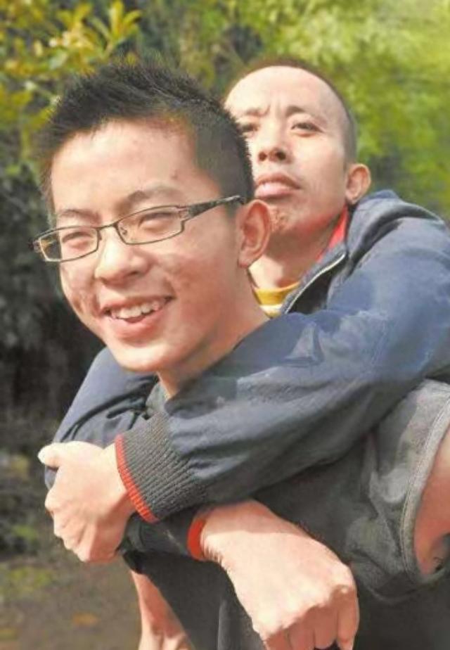 关于生命奇迹和多方救援力量感人故事