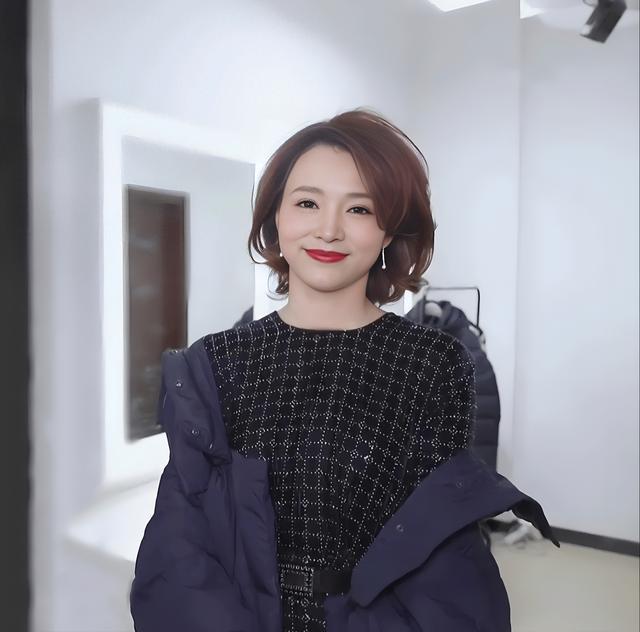 董卿：慢慢就明白了真正的幸福，从来不是拥有多少，而是看淡多少