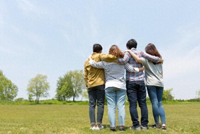 为什么成年人的友情越来越淡了？不是不在乎了，而是生活变了