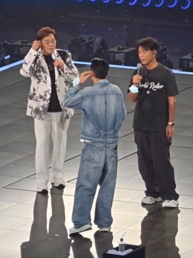 谭咏麟刘德华李克勤合唱《朋友》