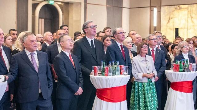 武契奇总统任期最后一天出席中国国庆招待会：两国人民的兄弟情谊超越了任何职务、职权和时间的限制，塞尔维亚和中国的钢铁友谊万岁