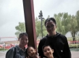 老同事相约看烟花秀：这也是友情重聚