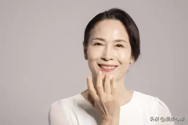 《44岁女人自述：分床睡不是感情的终点，零交流才是》
