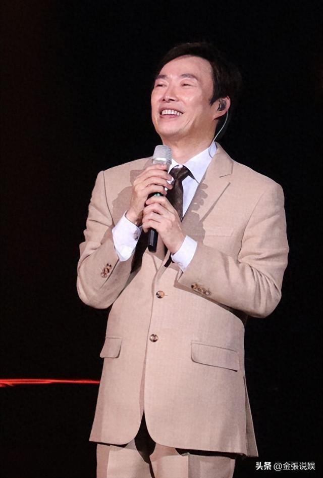 71岁费玉清近况：退圈近7年，独身生活很低调，65岁江蕙友情仍在