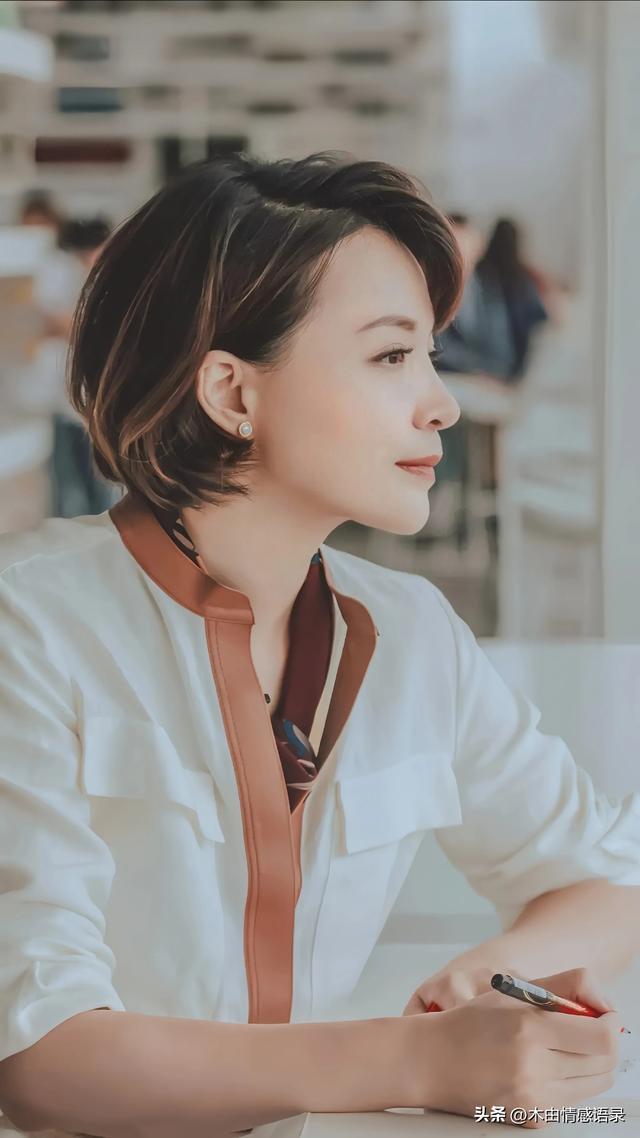 明知道这个人不值得为什么心里还是放不下？董卿一句话点醒无数人